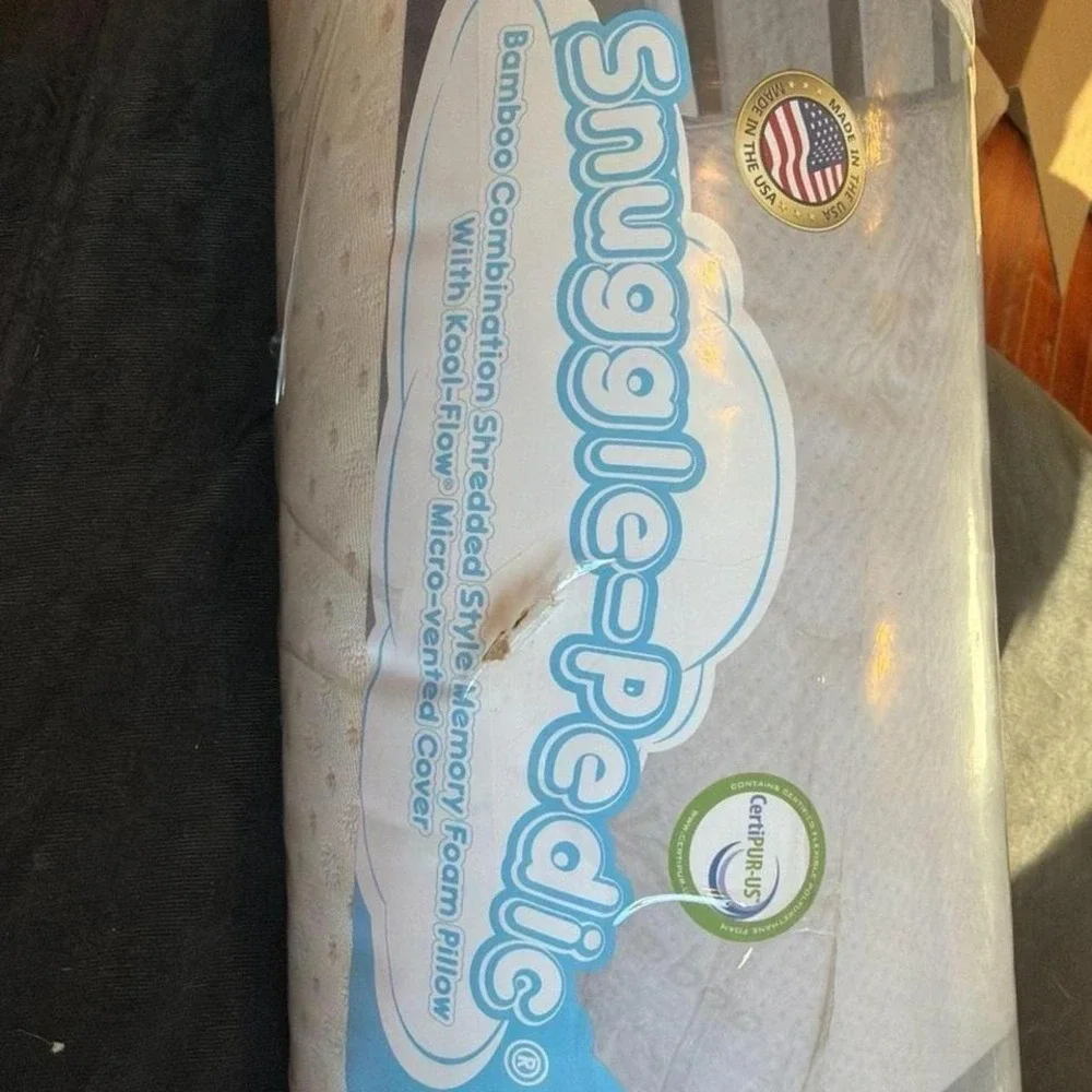 Snuggle-Pedic‎ Queen Size Original Bamboo Shredded Memory Foam Pillow